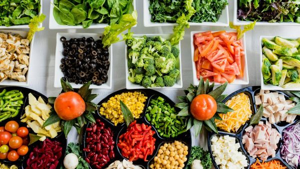 食生活が髪に与える影響｜発毛に効果的な栄養素とおすすめ食品