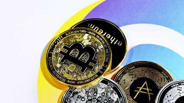 暗号資産(仮想通貨)はどうやって買う？ビットコイン購入までの最短ステップガイド【2025年最新版】