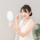 鍼灸の力で目元美人！シワとくまを簡単に改善するセルフケア術4選（記事監修：こもの鍼灸院）
