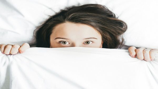 【ホルモンバランスを整える】メラトニンとセロトニンが快眠のカギ