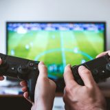 ゲームをする2人、2人のeスポーツプレイヤー