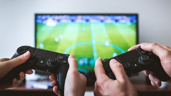 【2025年版】eスポーツとは？初心者でも3分でわかる基本ルールと人気ゲーム一覧