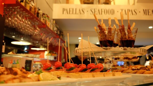 バルとは何？スペインの食文化を体感できる魅力を徹底解説