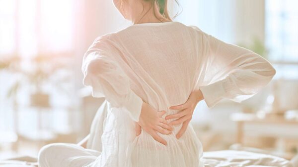 ぎっくり腰の保険適用は「3週間以内」がカギ。整骨院治療の条件を徹底解説